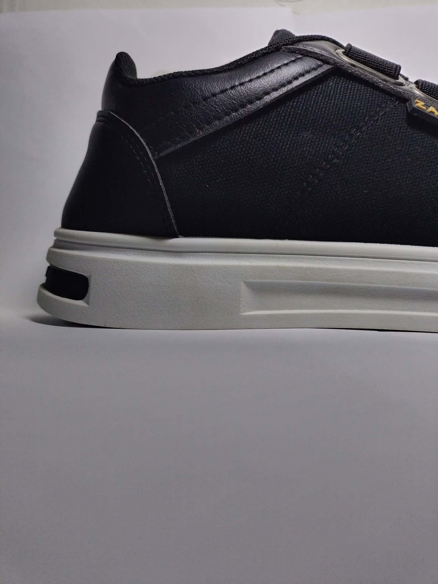 صباط ZARA خفيف للرجال – اختيارك اليومي بلا تردد